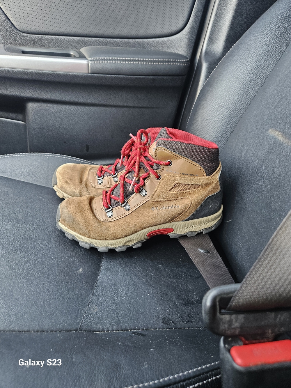 Columbia Omni-Shield Techlite Mid Hiking Boots Brown Red Women's Size 6 Waterpro